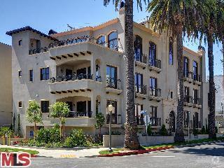 Building Photo - 10830 Massachusetts Ave Unit 301 Rental