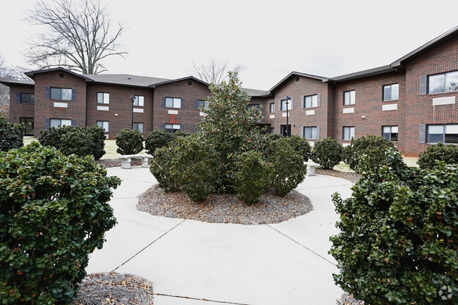 Photo - Mooresville Manor