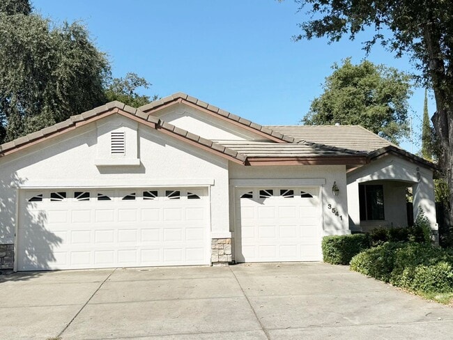 Building Photo - Home for Rent in Carmichael, CA