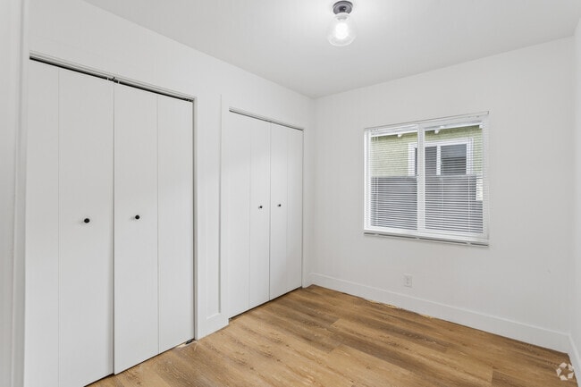 1BR, 1BA - 300SF - Bedroom