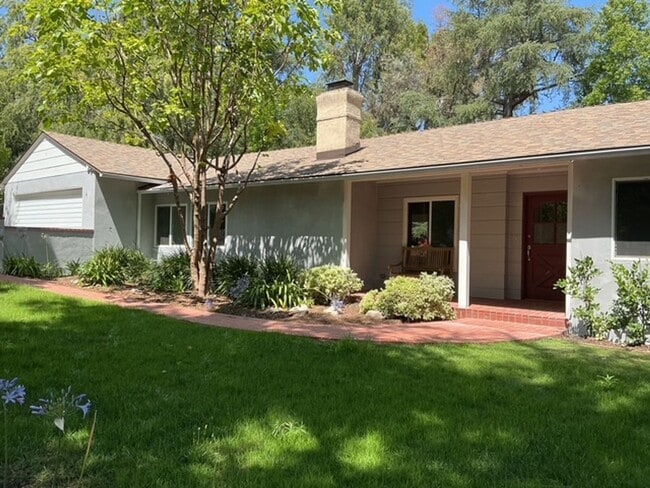 Photo - La Cañada Schools-  Family Home - Natural Hardwood, 2 car attached garage, Central A/C, New Appli...