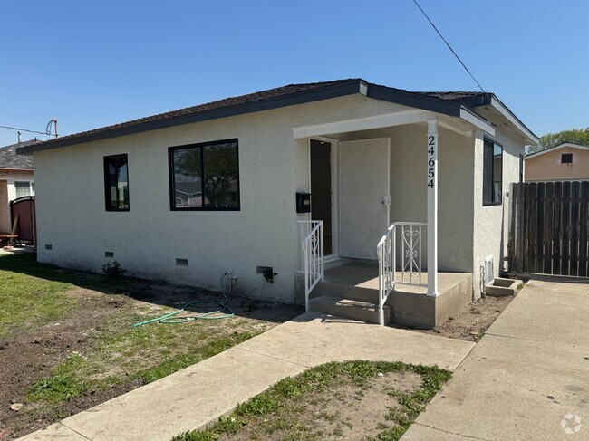 Building Photo - 24654 Cypress St Rental