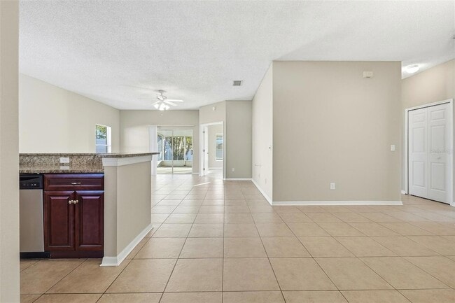 Photo - 208 Woodbury Pines Cir