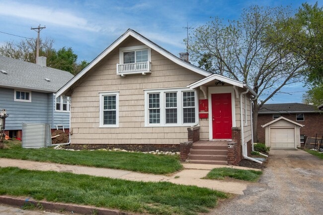Photo - Available now! 517 S. 35th St. 4 Bedroom, 2 Bath Great Midtown location, 1 car garage.