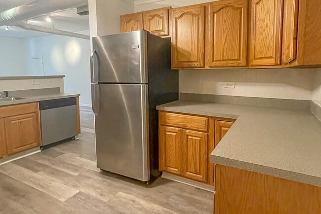 Photo - 1834 W Henderson St Unit J02P