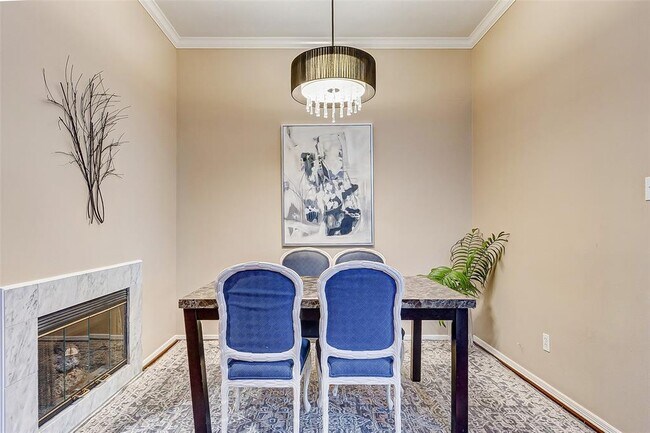 Photo - 2010 Fairview St