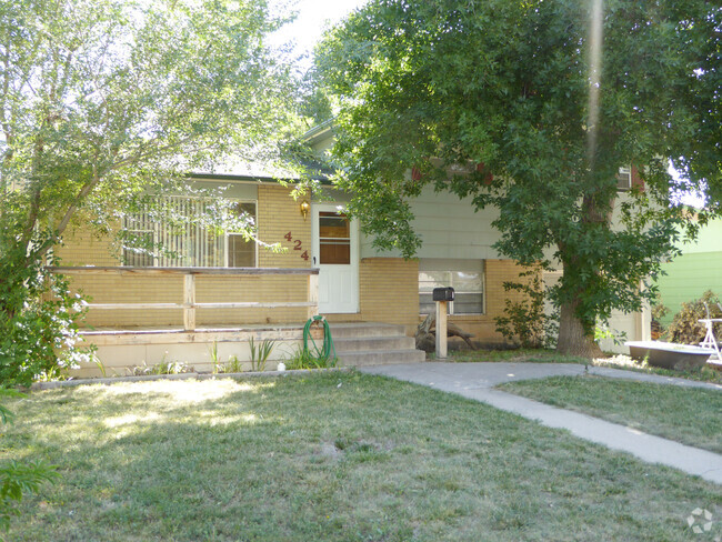 Building Photo - 424 Clover Ln Rental