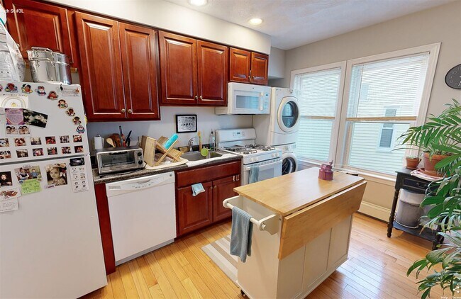 Photo - 33 Portsmouth St