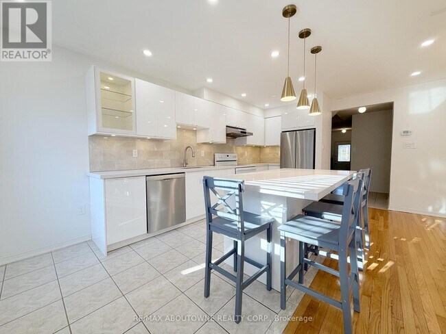 Photo - 1838 Imperial Way