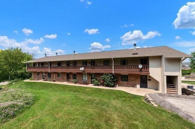 Building Photo - 1322 Greenhedge Rd Unit 6 Rental