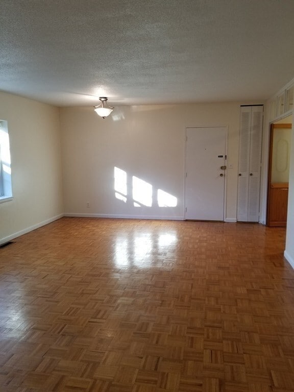 Photo - 169 Lake Shore Rd Unit 2