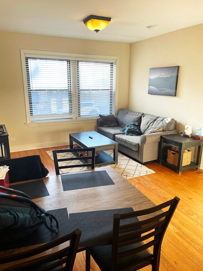 Photo - 3437 N Lakewood Ave Unit 1