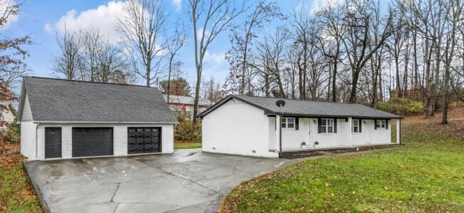 Photo - 680 Roddy Dr