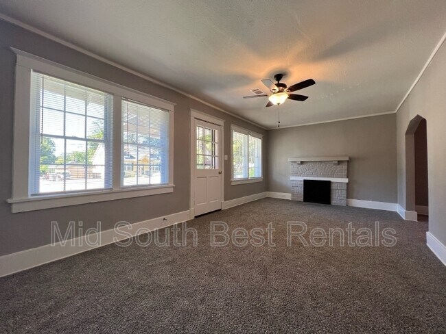 Photo - 754 Spring St