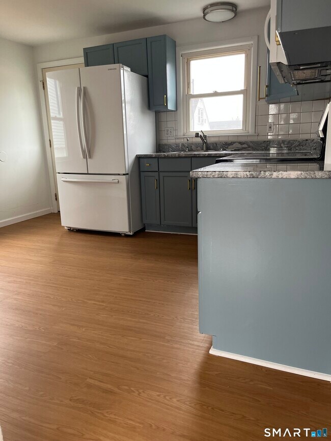 Photo - 341 Truman St