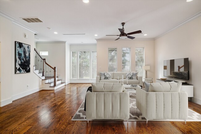 Photo - 4833 Chenevert St