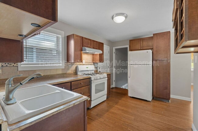 Photo - 4100 E Iowa Ave
