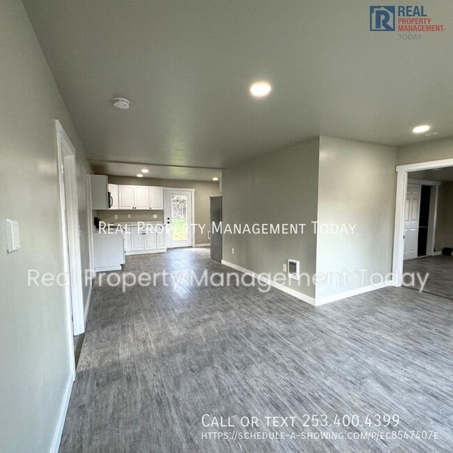 Photo - 4614 S Alaska St