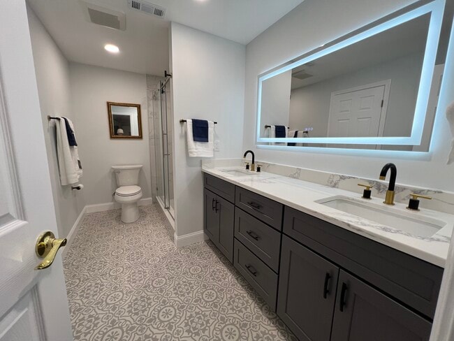 Baño completo - 8145 Mount Vernon Hwy