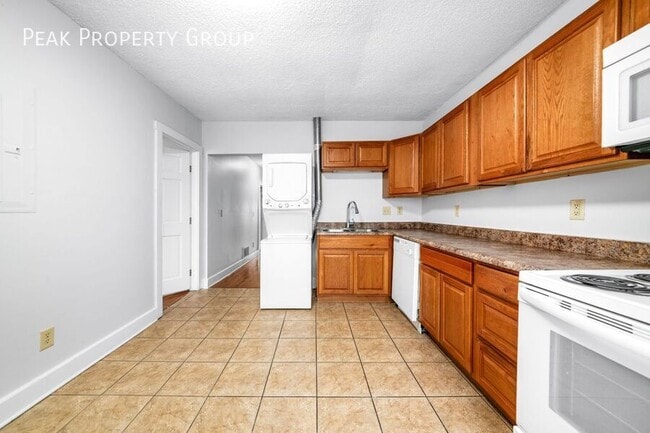 Photo - 1378 1/2 Indianola Avenue-