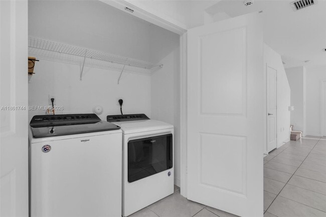 Photo - 540 NE 5th Ter