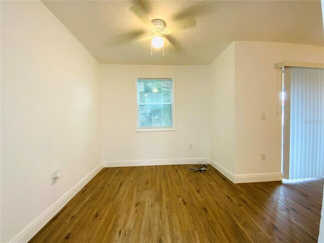 Photo - 305 Wellington Ct Unit 62