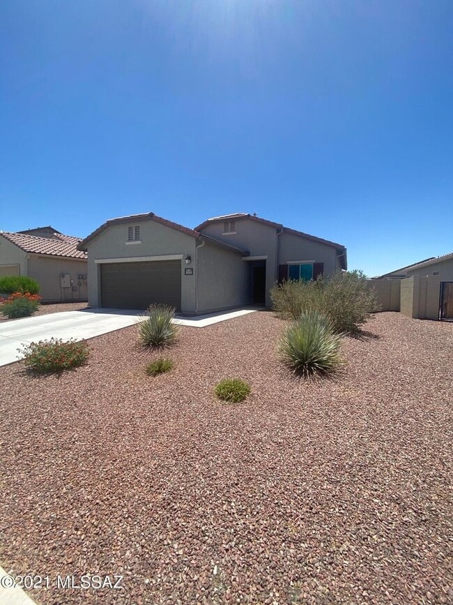 Building Photo - 2 Bedroom with Den in Red Rock Rental
