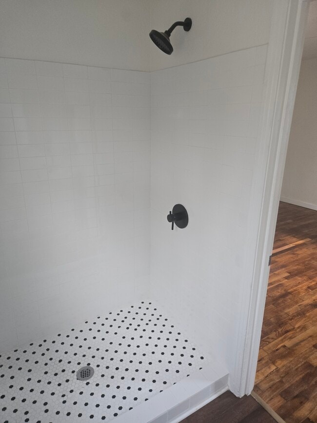 Photo - 2101 Maple Ave