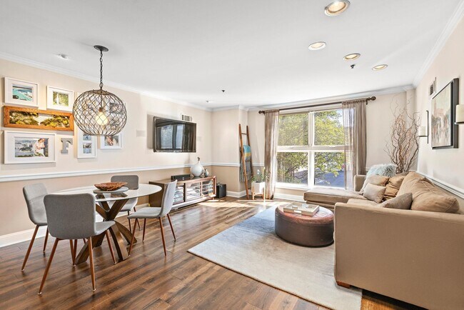 Photo - 70 ADAMS St Unit 2J