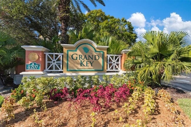 Building Photo - 4207 S Dale Mabry Hwy