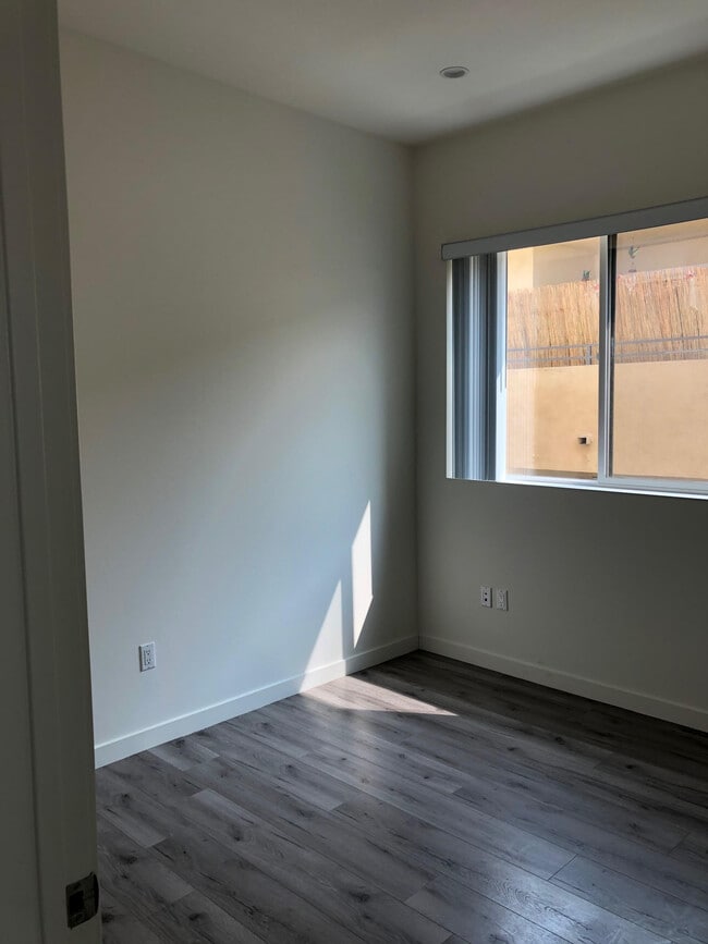 Photo - 6844 Woodman Ave Unit 308