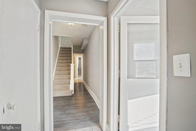 Photo - 207 Kennedy St NW