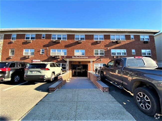 Building Photo - 214 Avenue A Unit A2 Rental