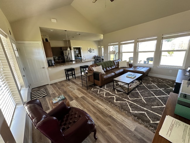 Photo - 1600 NE Cinder Loop