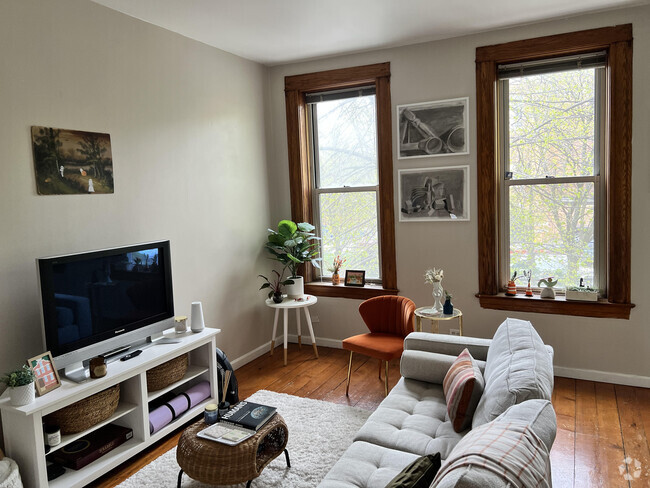 Building Photo - 2222 W Dickens Ave Unit Apt 2