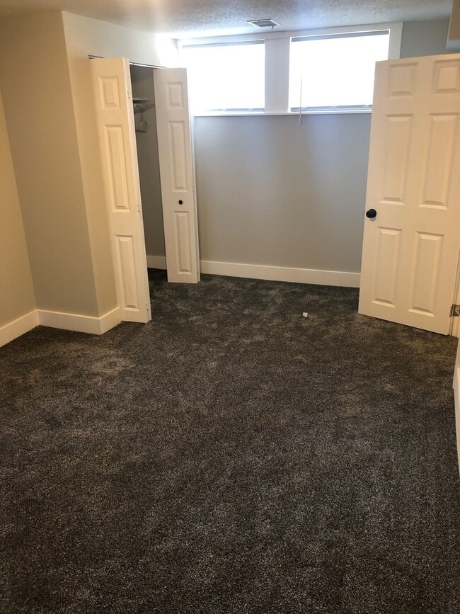 Photo - Single Family Home - River Views - Updated Finishes!