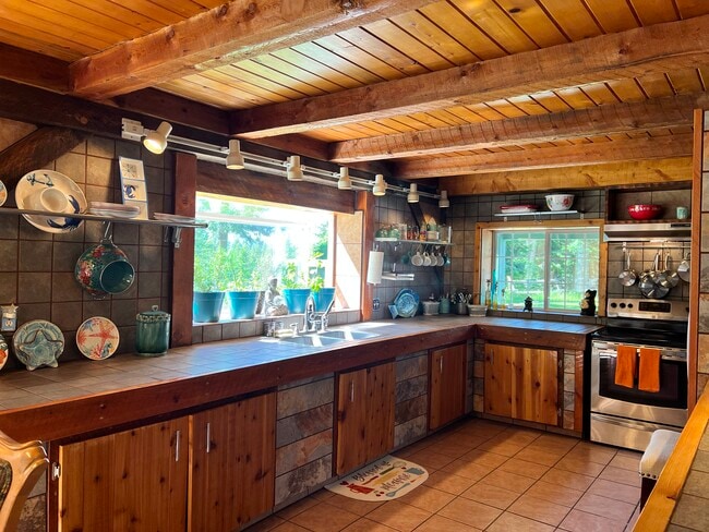 Photo - 260 Rustic Ln