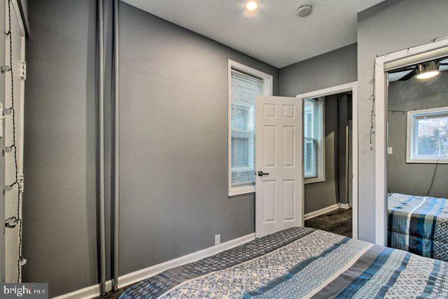 Photo - 4812 Oxford Ave