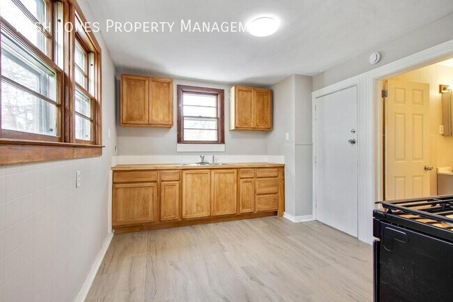 Photo - 105 Howell St Unit Apt. 2