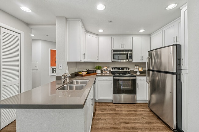 Building Photo - Anara Santa Monica