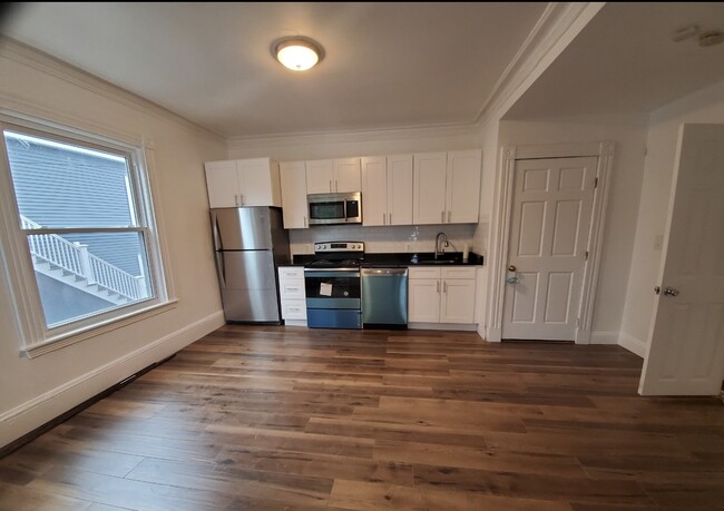 Photo - 17 Higgins St Apartments Unit 2