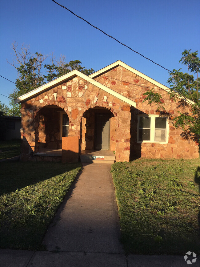 Building Photo - 1004 Woodruff Ln Rental