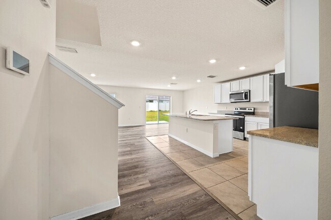 ***AVAILABLE FOR TOURS NOVEMBER/Beautiful Modern 5 Bed/3 bath/Exclusive Graystone Hills Community