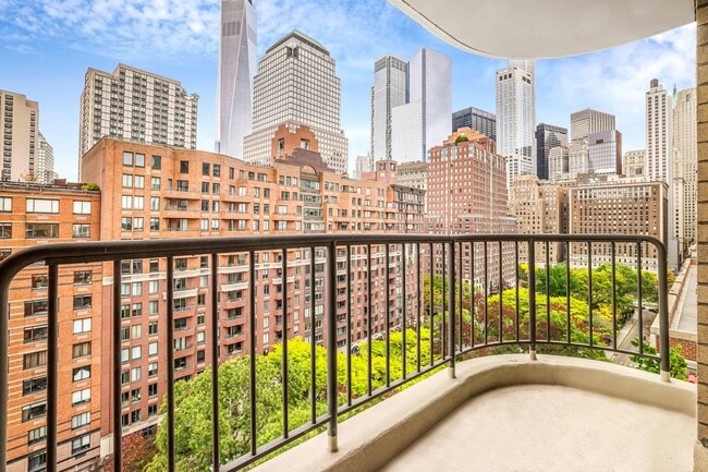 Photo - 380 Rector Pl