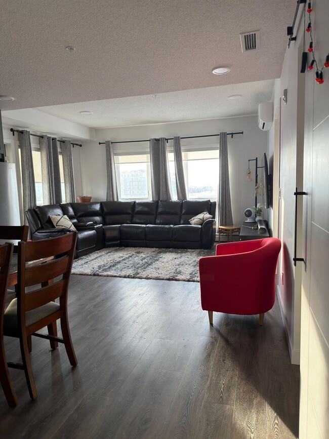 Building Photo - 350 Livingston Cmn NE Unit 3314