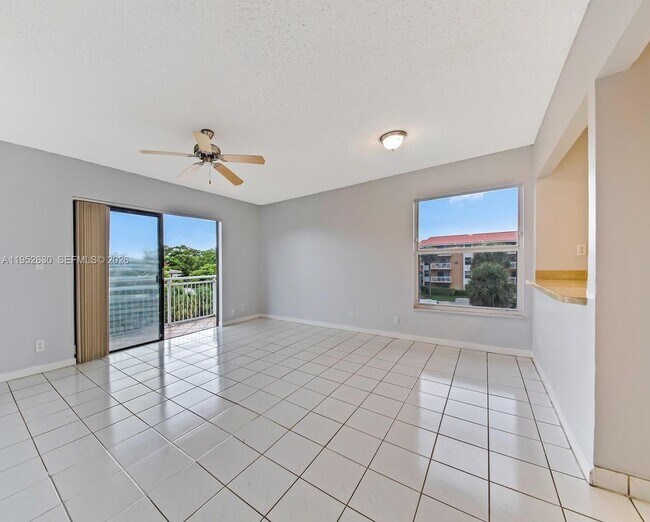 Photo - 505 S Pine Island Rd Unit 302B