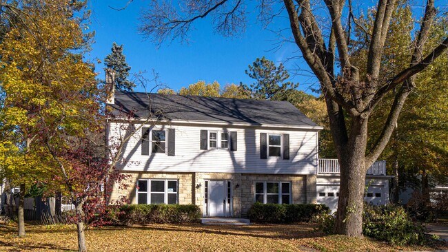 Building Photo - 625 N Blackhawk Ave Rental