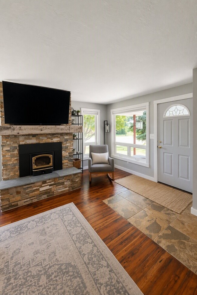 Photo - 405 Morrow St