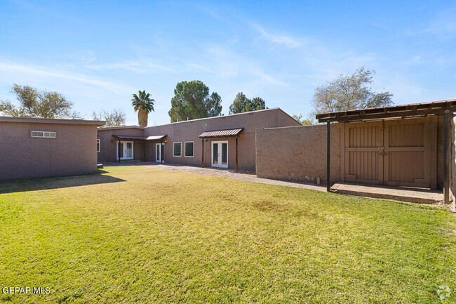 Building Photo - 5100 1 Ocotillo St Rental