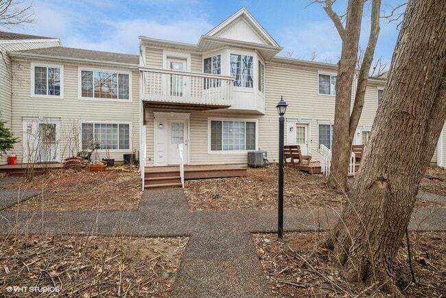 Photo - 77 N Macgillis Dr House